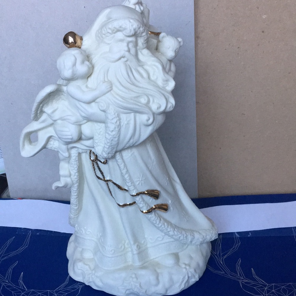 Porcelain old fashion musical Santa holding baby angel - Picture 1 of 3